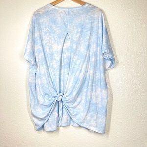 American Eagle T-Shirt Womens Medium Blue Tie Dye Oversized Open Back Tee